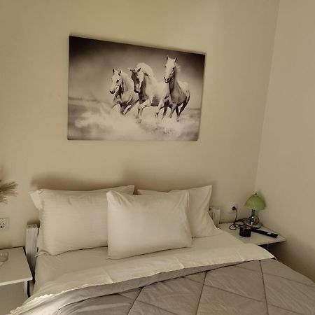 Sea Waves Apartments Nea Epidhavros Bagian luar foto