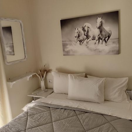 Sea Waves Apartments Nea Epidhavros Bagian luar foto