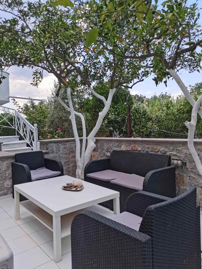 Sea Waves Apartments Nea Epidhavros Bagian luar foto
