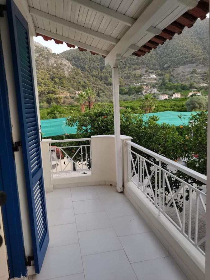 Sea Waves Apartments Nea Epidhavros Bagian luar foto