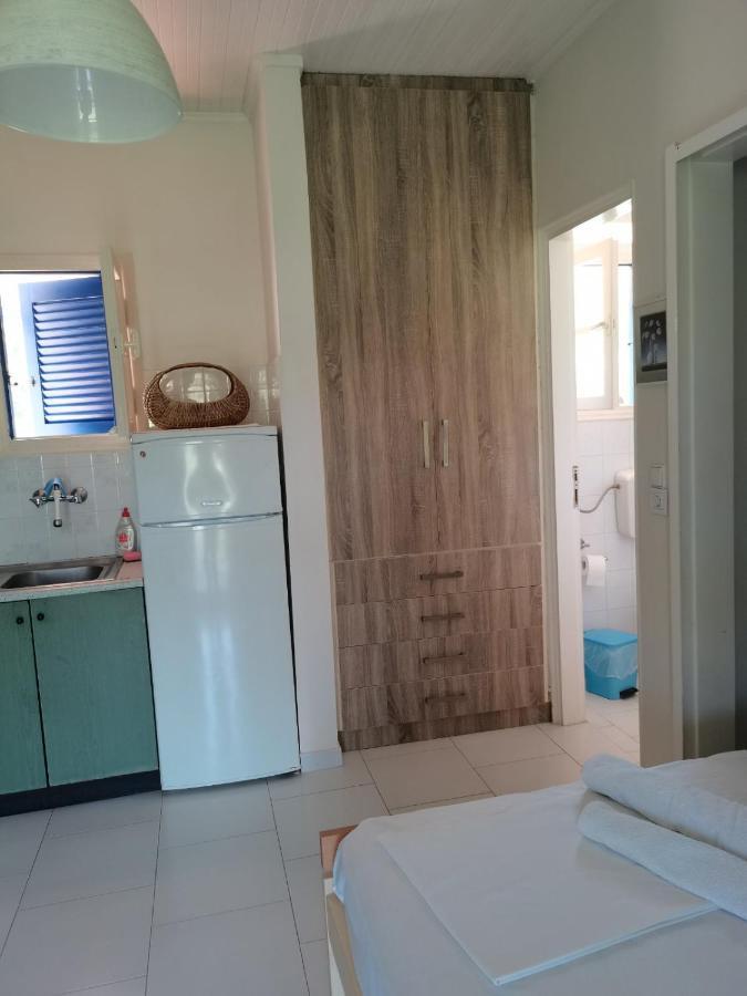 Sea Waves Apartments Nea Epidhavros Bagian luar foto