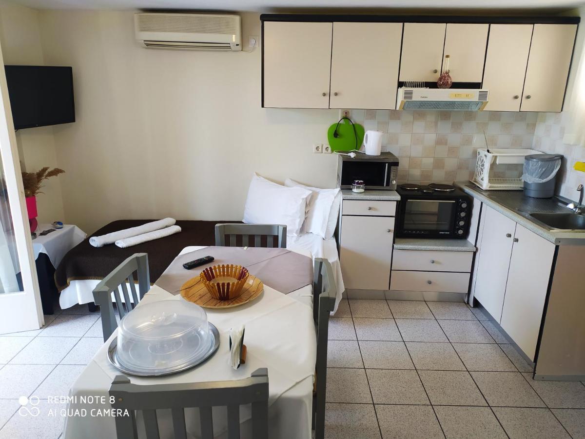 Sea Waves Apartments Nea Epidhavros Bagian luar foto